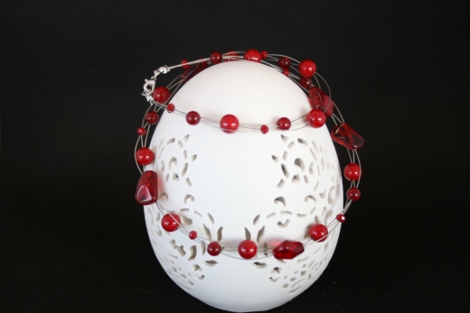 Glasperlenkette dreireihig in Rot