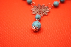 Halskette mit Türkis und Blume