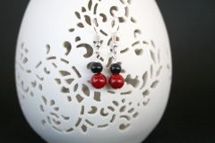 Ohranhänger schwarz-rot