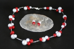 Ohranhänger in rot-weiß