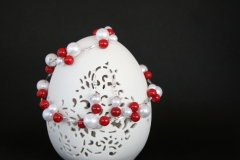 zweireihige rot-weiße Halskette