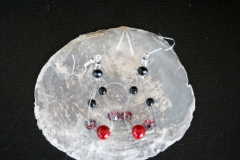 Ohrringe in Schwarz-Rot